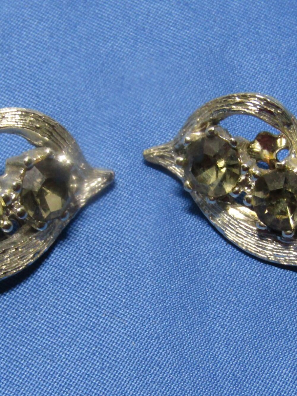 Vintage Silver Tone purple AB Rhinestone Clip-on Earrings